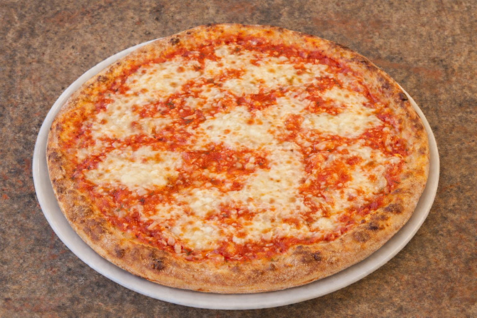 Pizza Margherita &ndash; Pizzeria La Fattoria M&ouml;nchengladbach